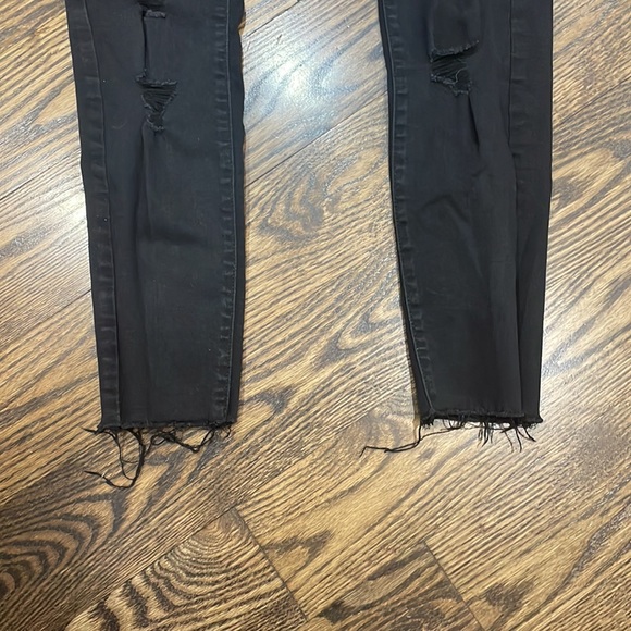 2/$25 old navy rockstar distressed jeans. Size 6 - Picture 7 of 9